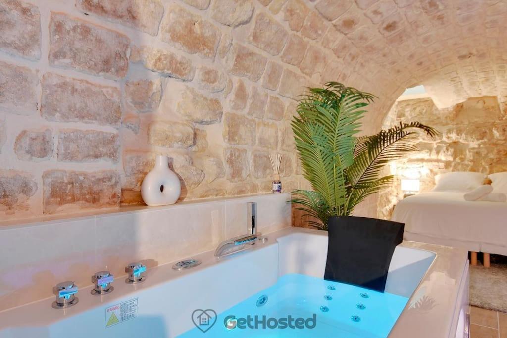 شقة Charming Flat With Jacuzzi Heart Of Paris Gethosted المظهر الخارجي الصورة