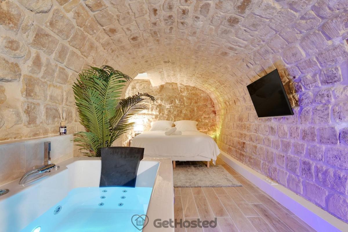 شقة Charming Flat With Jacuzzi Heart Of Paris Gethosted المظهر الخارجي الصورة