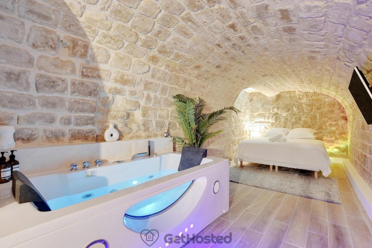 شقة Charming Flat With Jacuzzi Heart Of Paris Gethosted المظهر الخارجي الصورة